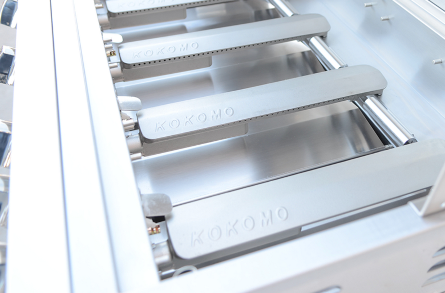 Professional 4 Burner 32 Inch Cart Model BBQ Grill With Lights & Locking Casters