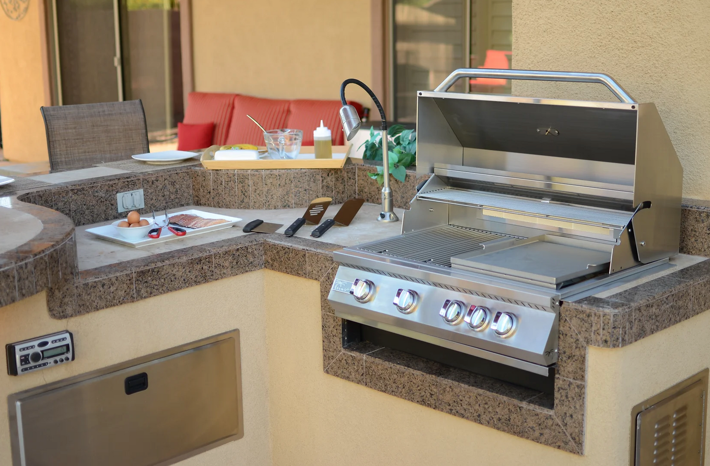 Built in Gas Grill (4 Burner/Back Burner)